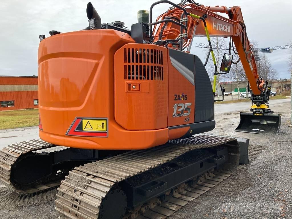 Hitachi ZX 135 US-7 Pelle sur chenilles