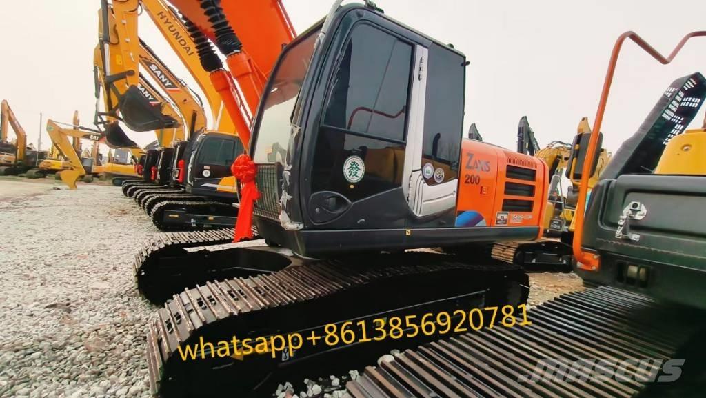 Hitachi ZX 200 Pelle sur chenilles