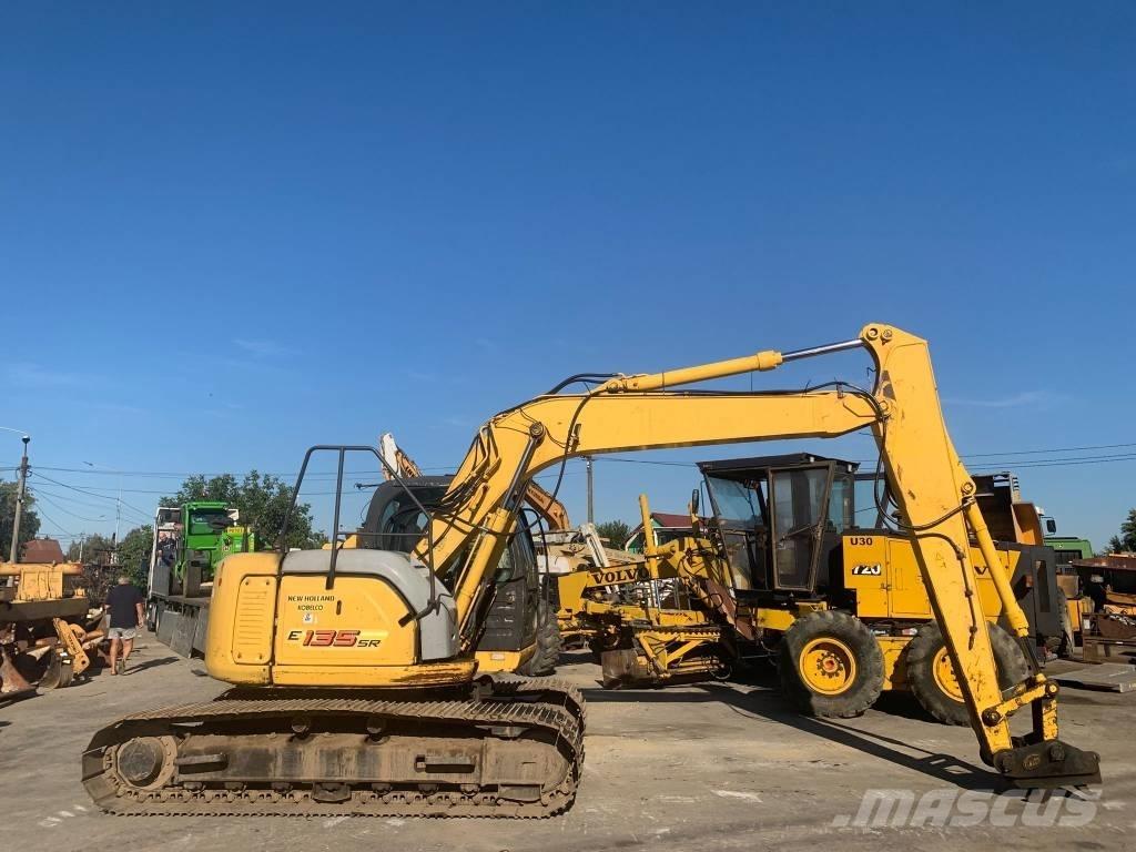New Holland E 135 SR Pelle sur chenilles