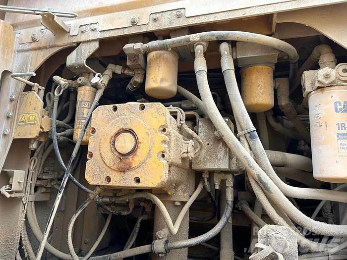 CAT 374 LME Pelle spéciale