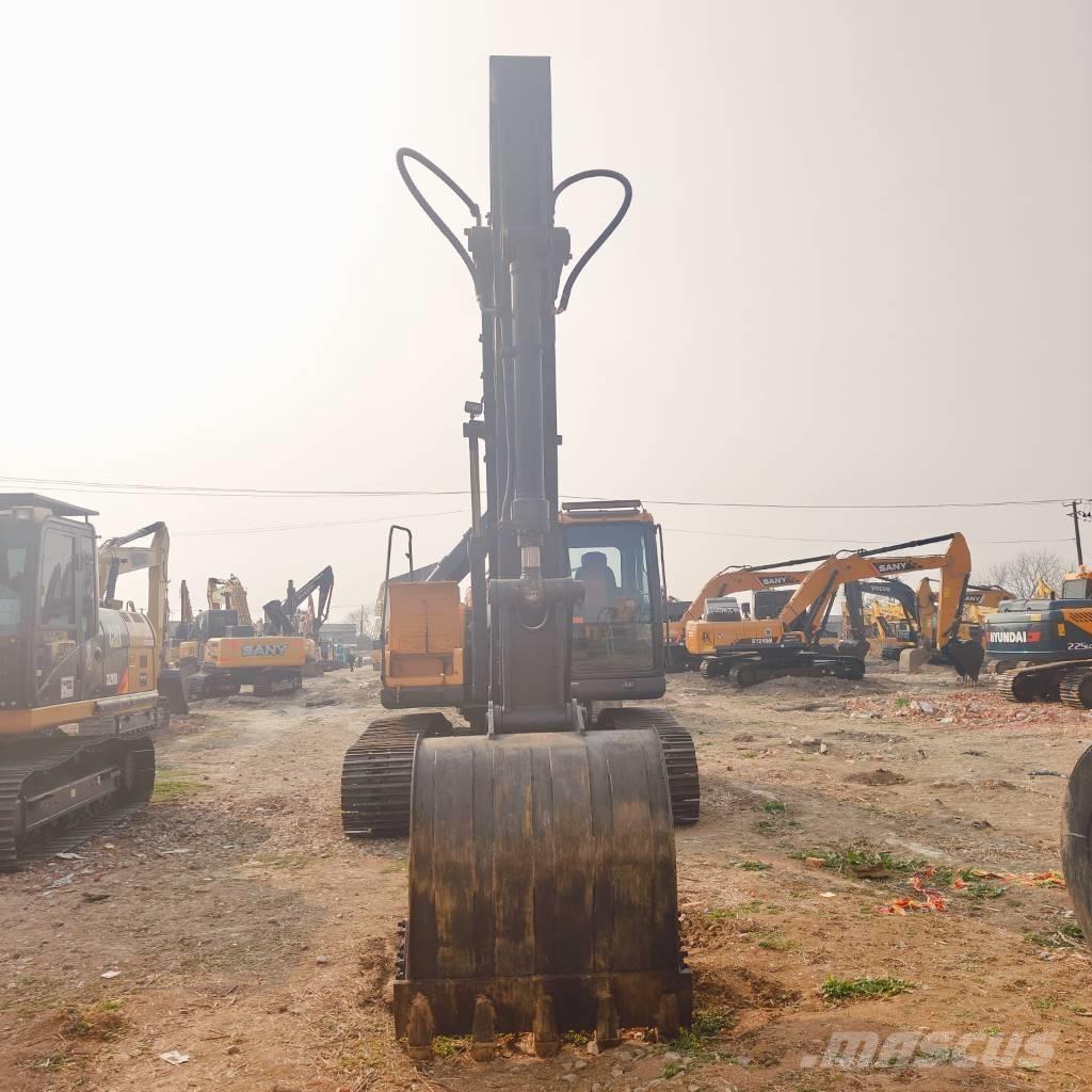 Hyundai R220LC-9S Pelle sur chenilles