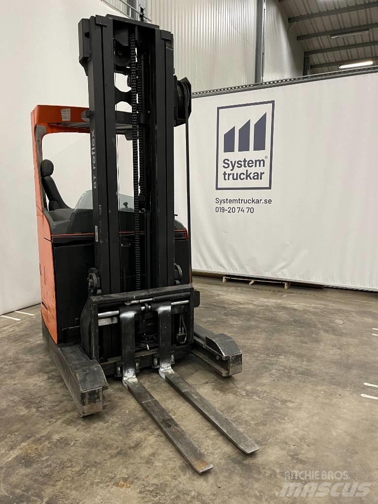BT RRE160E Chariot à mât rétractable