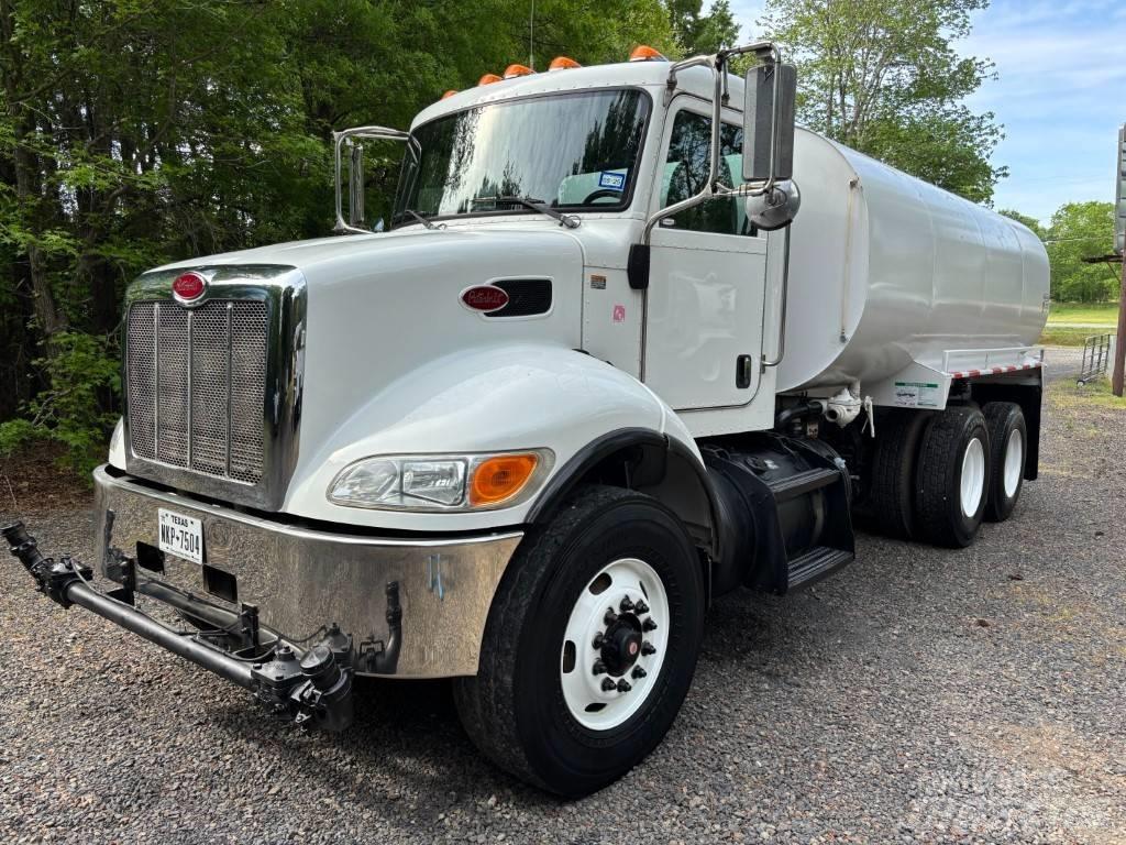 Peterbilt 348 Camion citerne à eau
