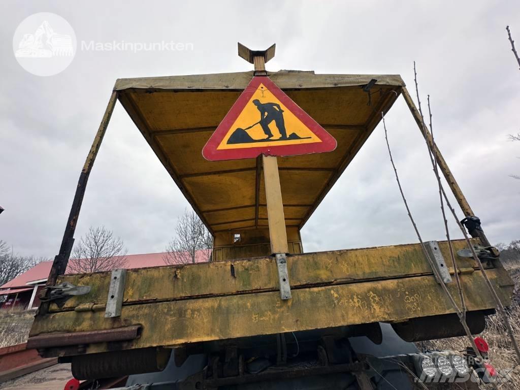 Mercedes-Benz 1117 L Camion ampliroll