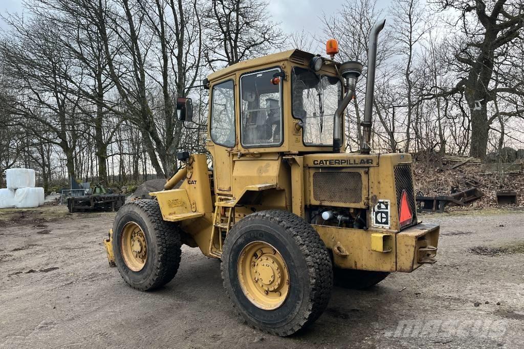 CAT 910 Chargeuse sur pneus