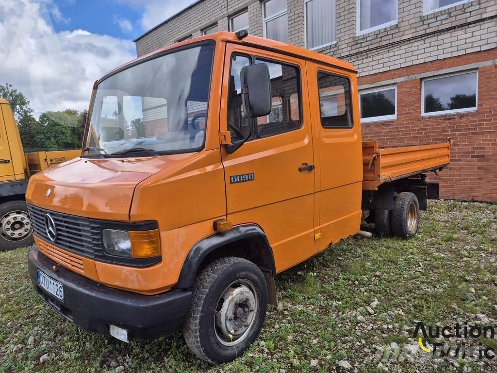 Mercedes-Benz 609 Camion benne