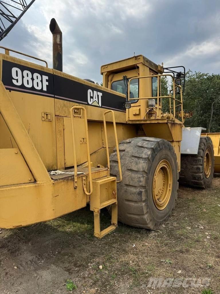 CAT 988F Chargeuse sur pneus