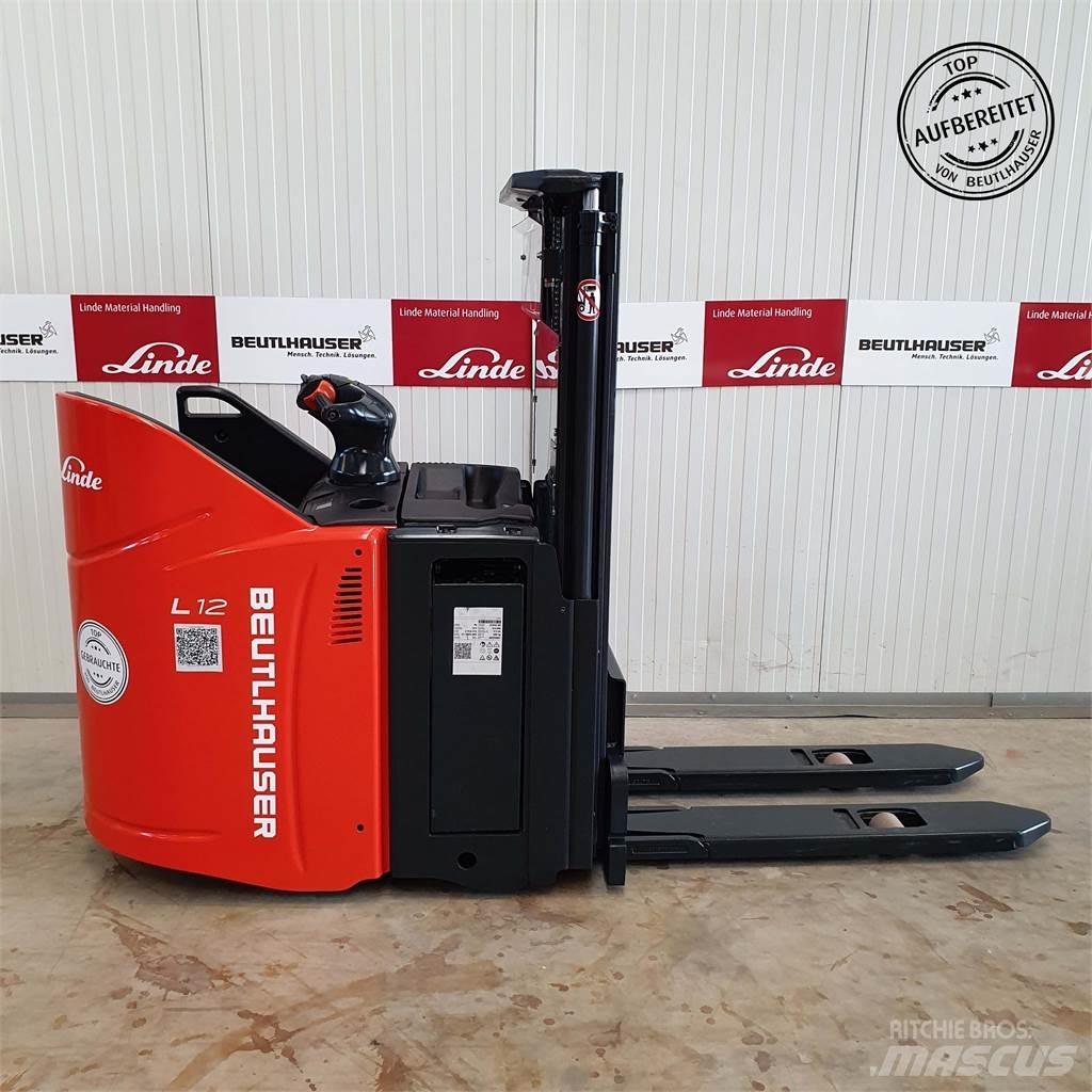 Linde L12SP Gerbeur accompagnant