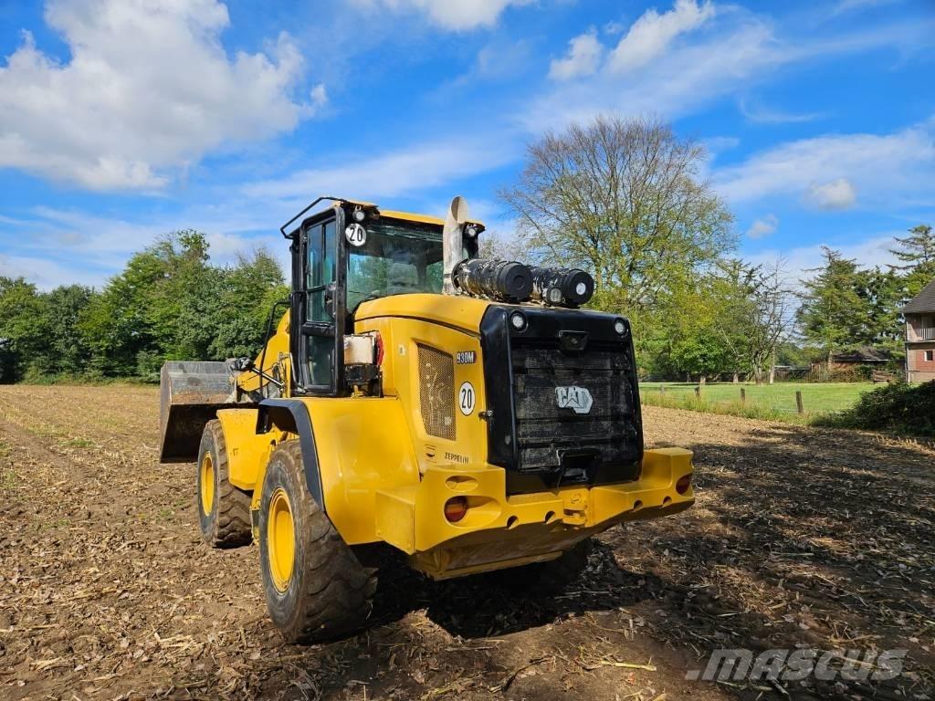 CAT 930 M Chargeuse sur pneus