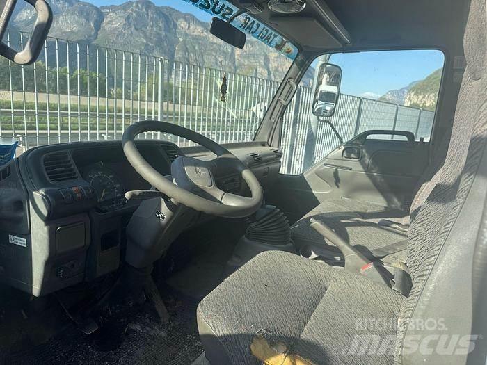 Isuzu 15.75 Camion benne