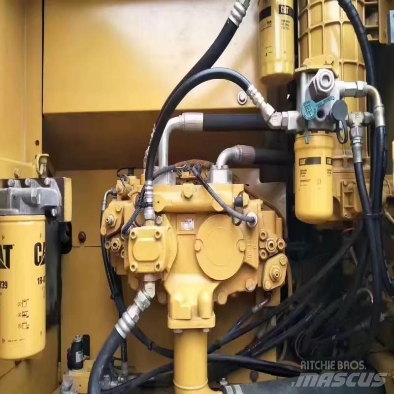 CAT 325 D Pelle sur chenilles