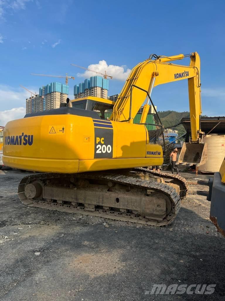 Komatsu PC 200-7 Pelle sur chenilles