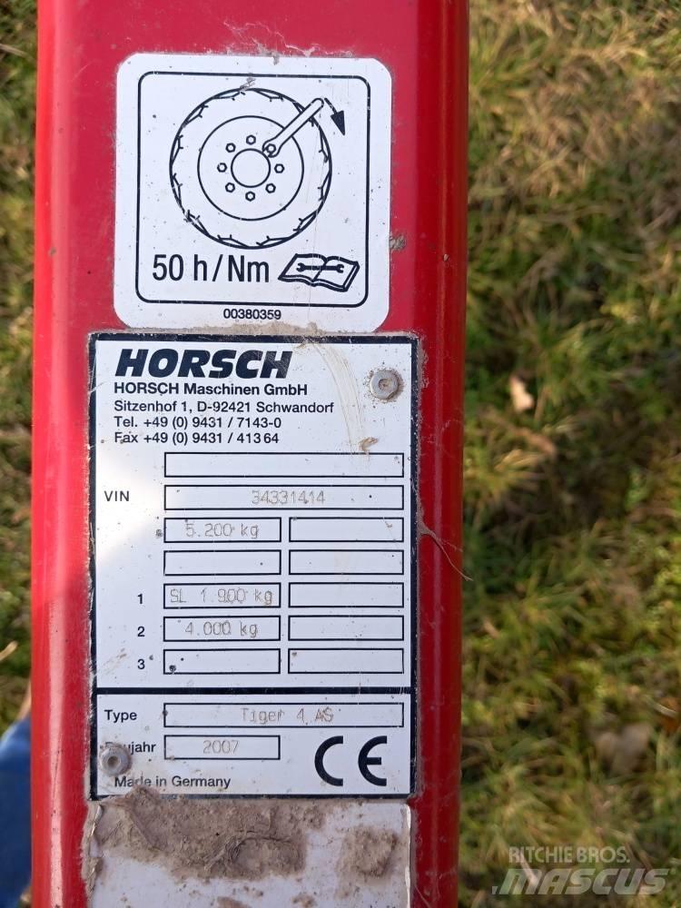 Horsch Tiger 4 AS Charrue à dents