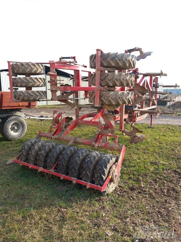 Horsch Tiger 4 AS Charrue à dents