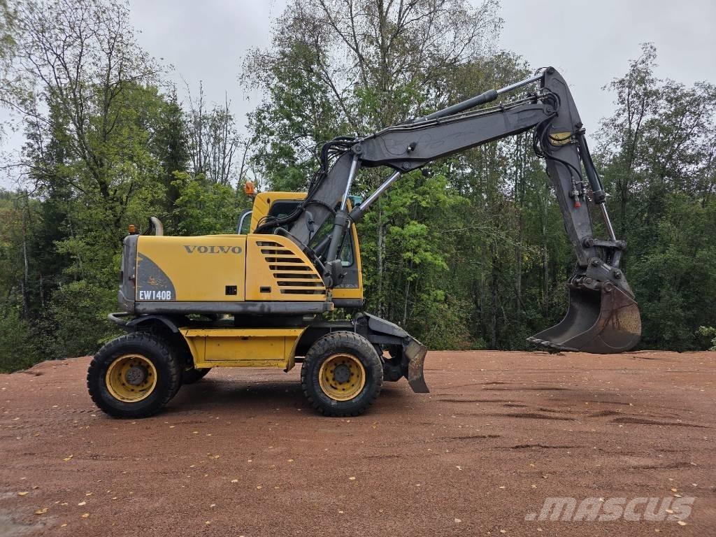 Volvo EW 140 B Pelle sur pneus