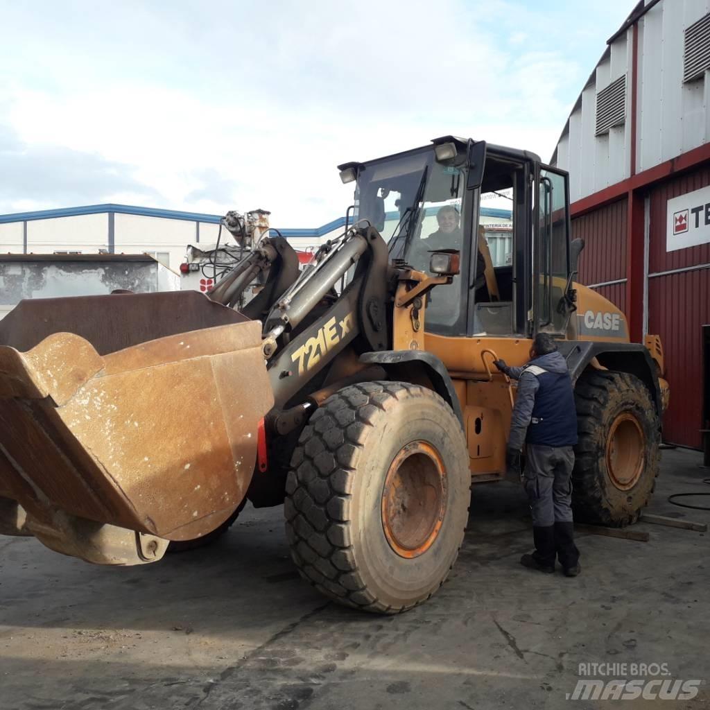 CASE 721 E XT Chargeuse sur pneus