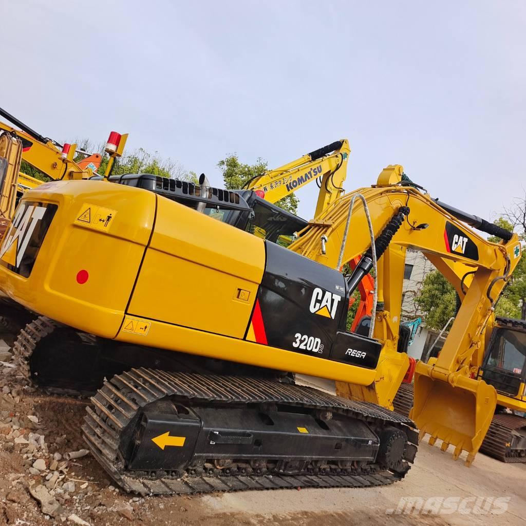CAT 320 D2L Pelle sur chenilles