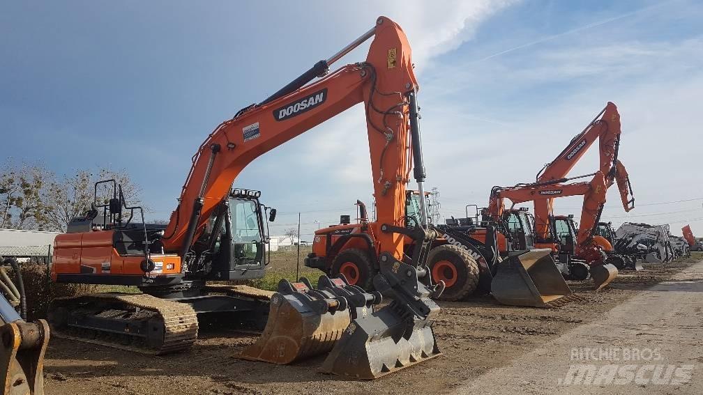 Doosan DX 225 Pelle sur chenilles