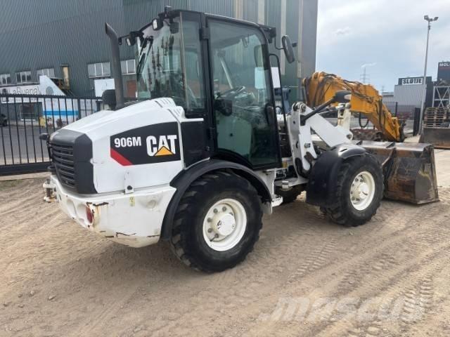 CAT 906 Chargeuse sur pneus