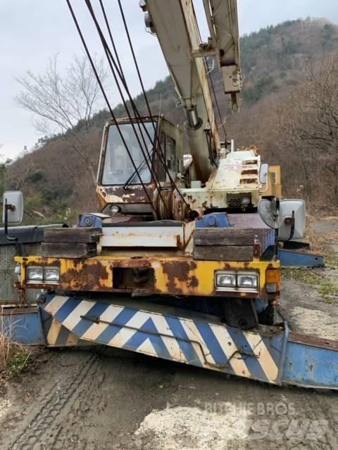 Tadano TR250M-4 Grues mobiles