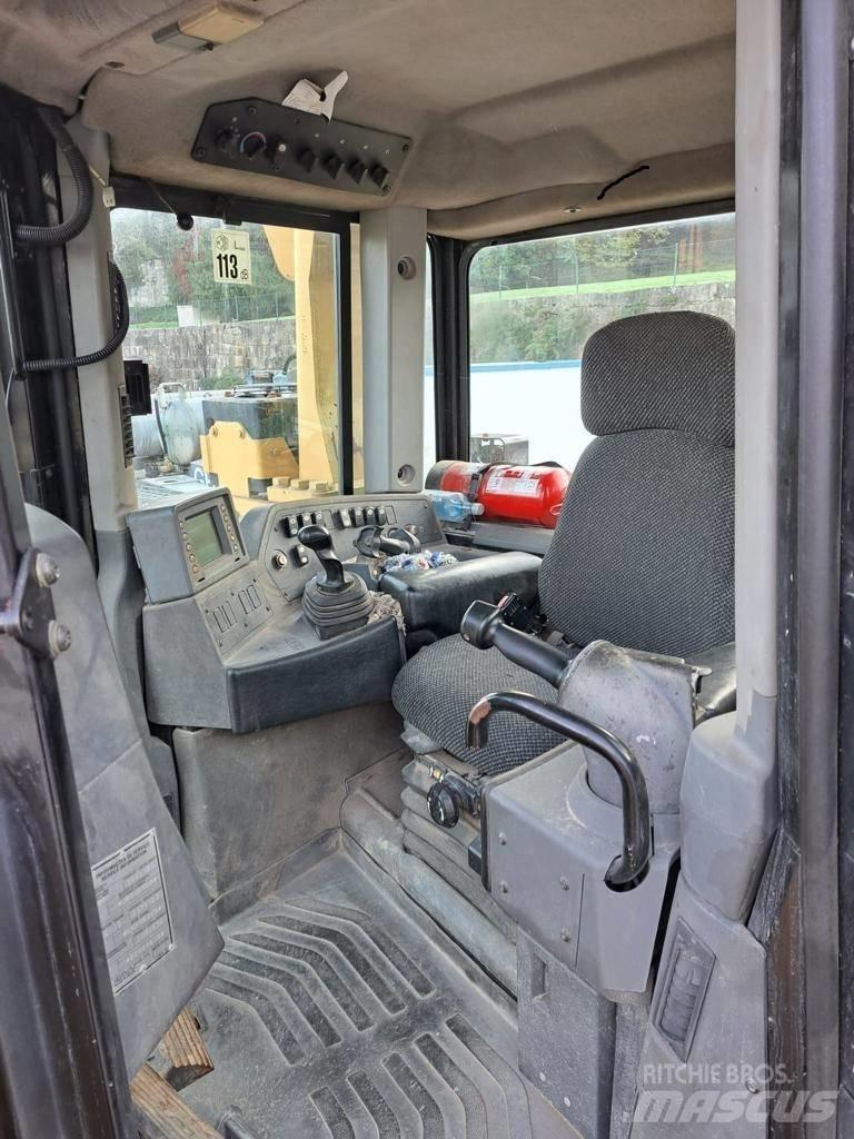 CAT D 8 T Bouteurs sur chenilles