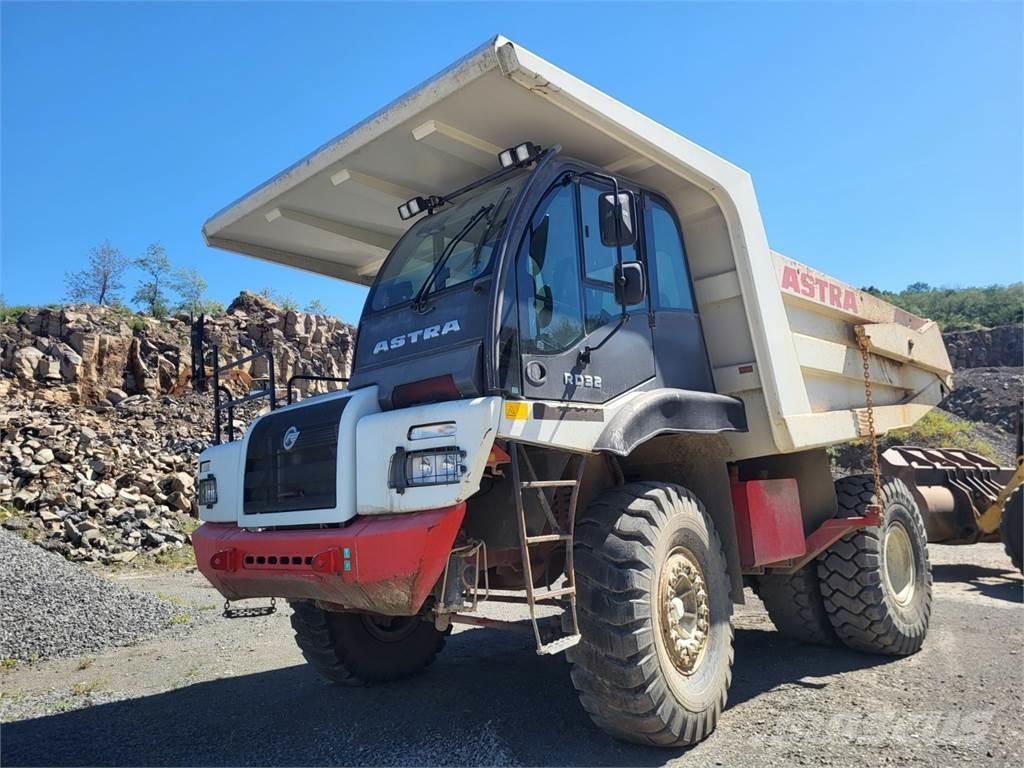 Astra RD32 Camion benne
