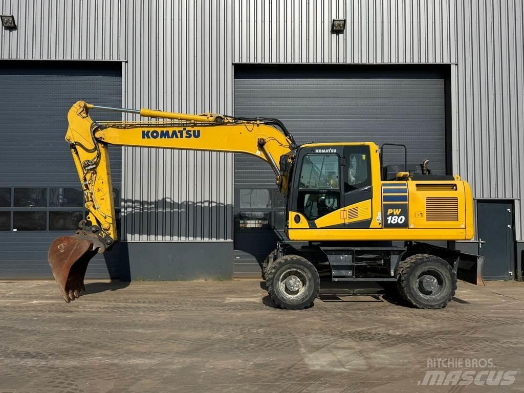Komatsu PW180-11 Pelle sur pneus