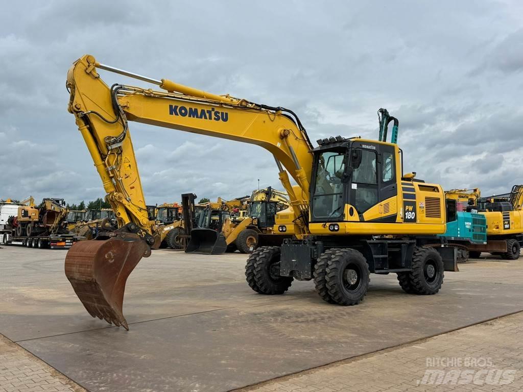 Komatsu PW180-11 Pelle sur pneus
