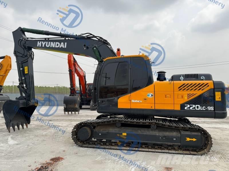 Hyundai R220LC-9S Pelle sur chenilles