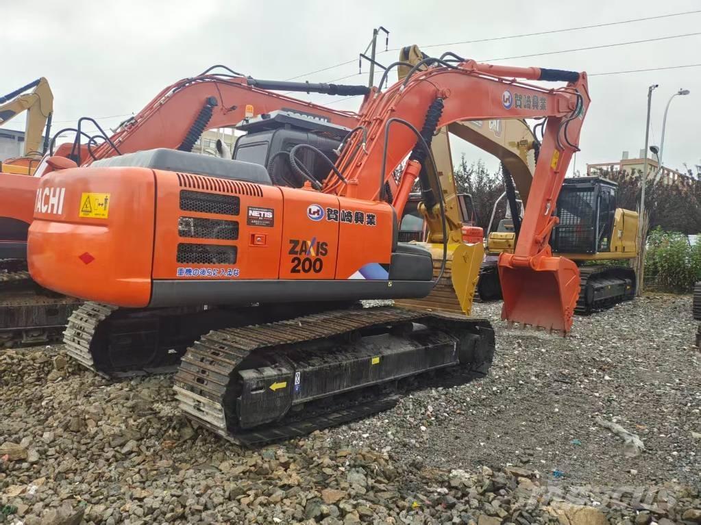 Hitachi ZX 200 Pelle sur chenilles