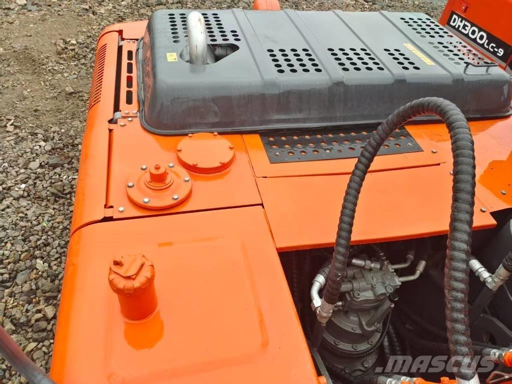 Hitachi ZX 200 Pelle sur chenilles
