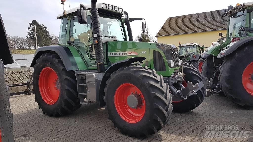 Fendt 718 Vario TMS Tracteur
