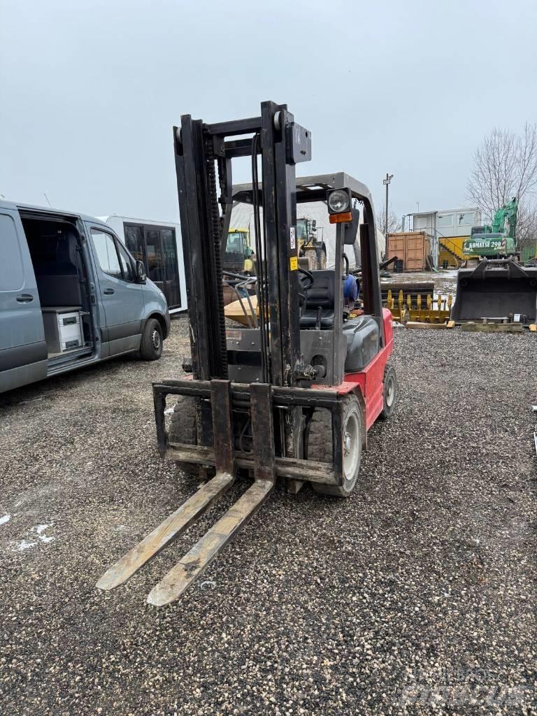 Manitou CG 30 P Chariots GPL