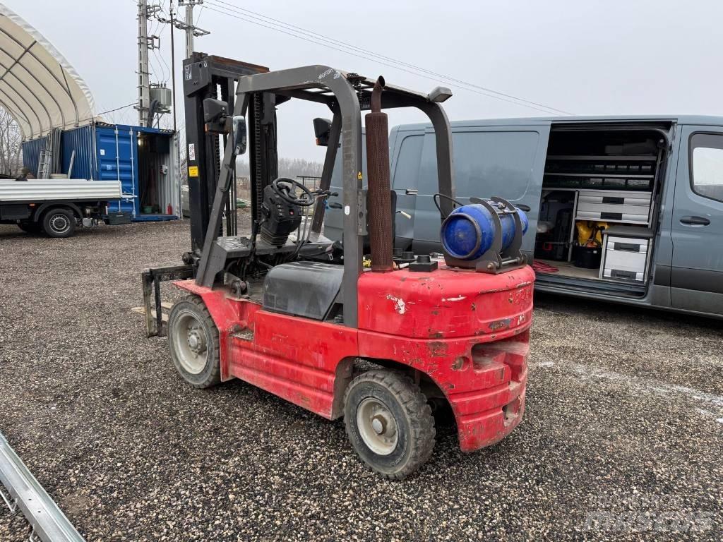 Manitou CG 30 P Chariots GPL