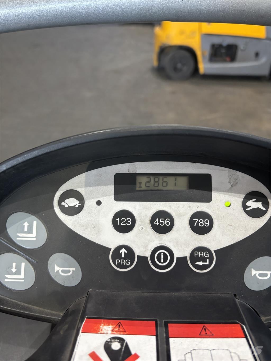 Still EXU-S22 Gerbeur accompagnant