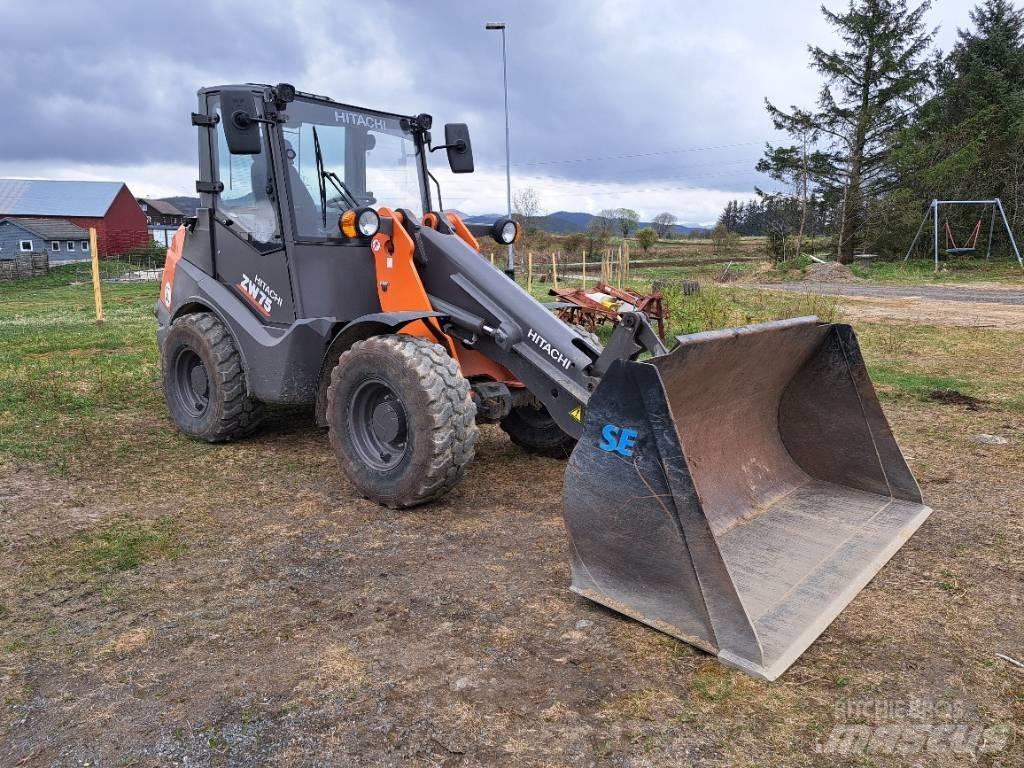 Hitachi ZW75-6C Chargeuse sur pneus