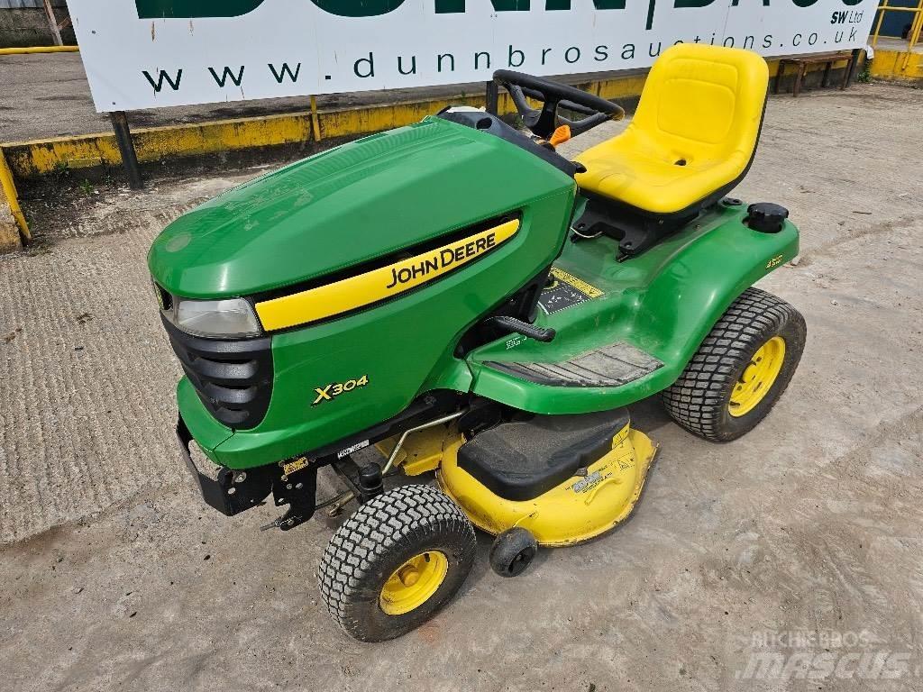 John Deere X 304 Tondeuses montées