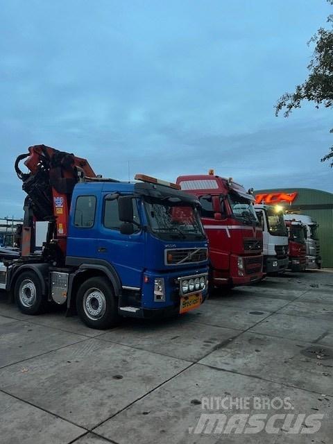 Volvo FH 500 Camion plateau ridelle avec grue