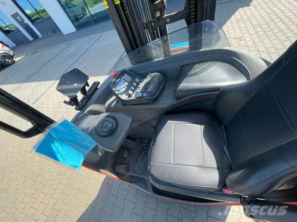 Toyota RRE140H Chariot à mât rétractable