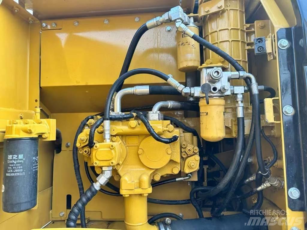 CAT 320 D Pelle sur chenilles