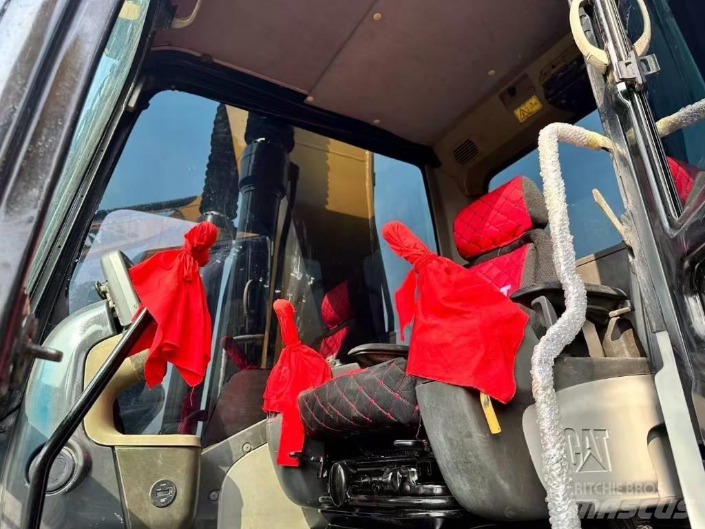 CAT 320 D Pelle sur chenilles