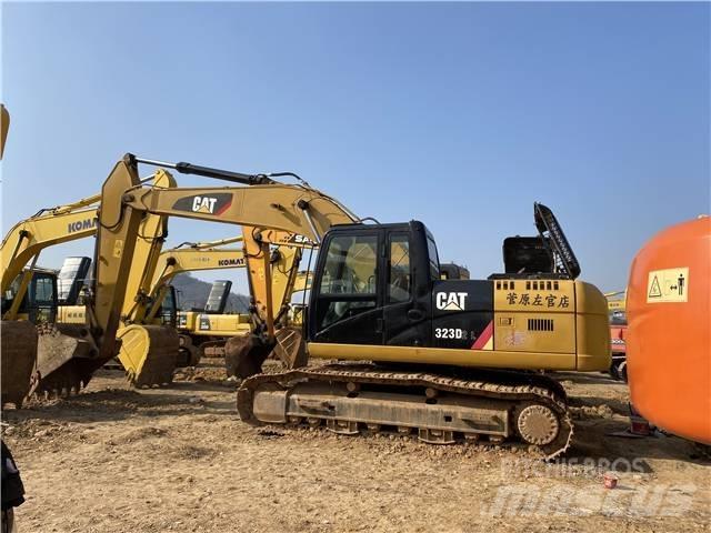CAT 323D Pelle sur chenilles