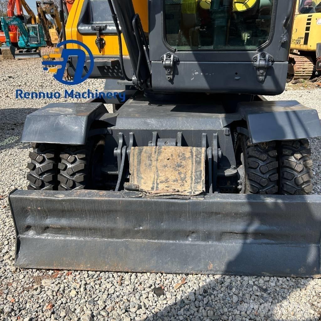 Xinyuan C75W Pelle sur pneus