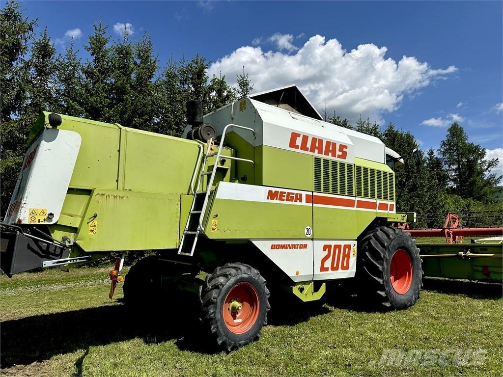 CLAAS Mega 208 Moissonneuse batteuse