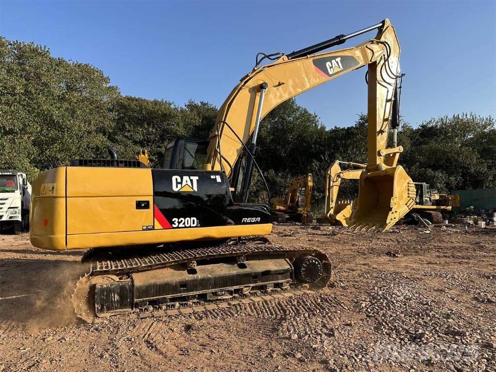 CAT 320D Pelle sur chenilles