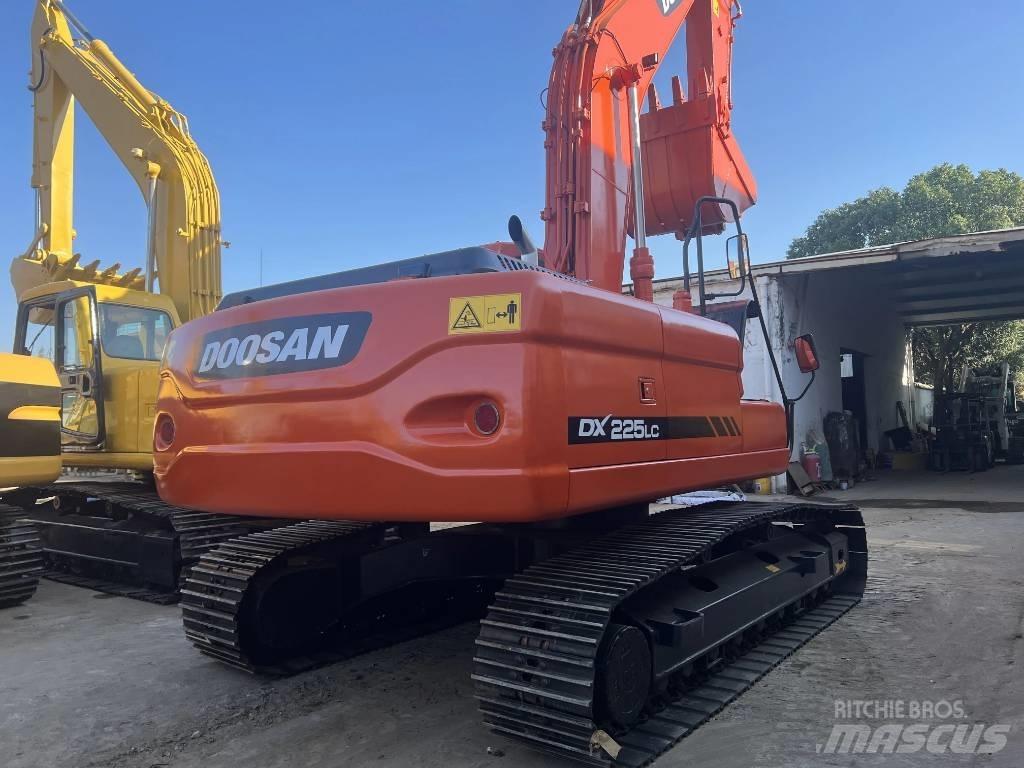 Doosan DX225LC Pelle sur chenilles