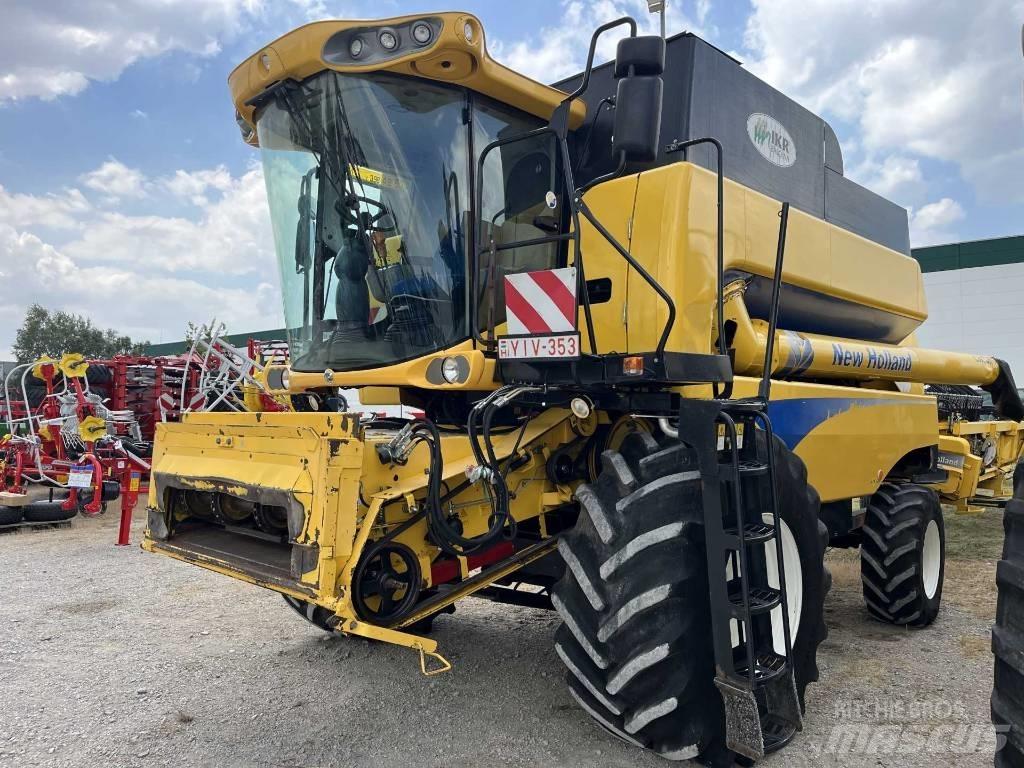 New Holland CSX 7080 Moissonneuse batteuse