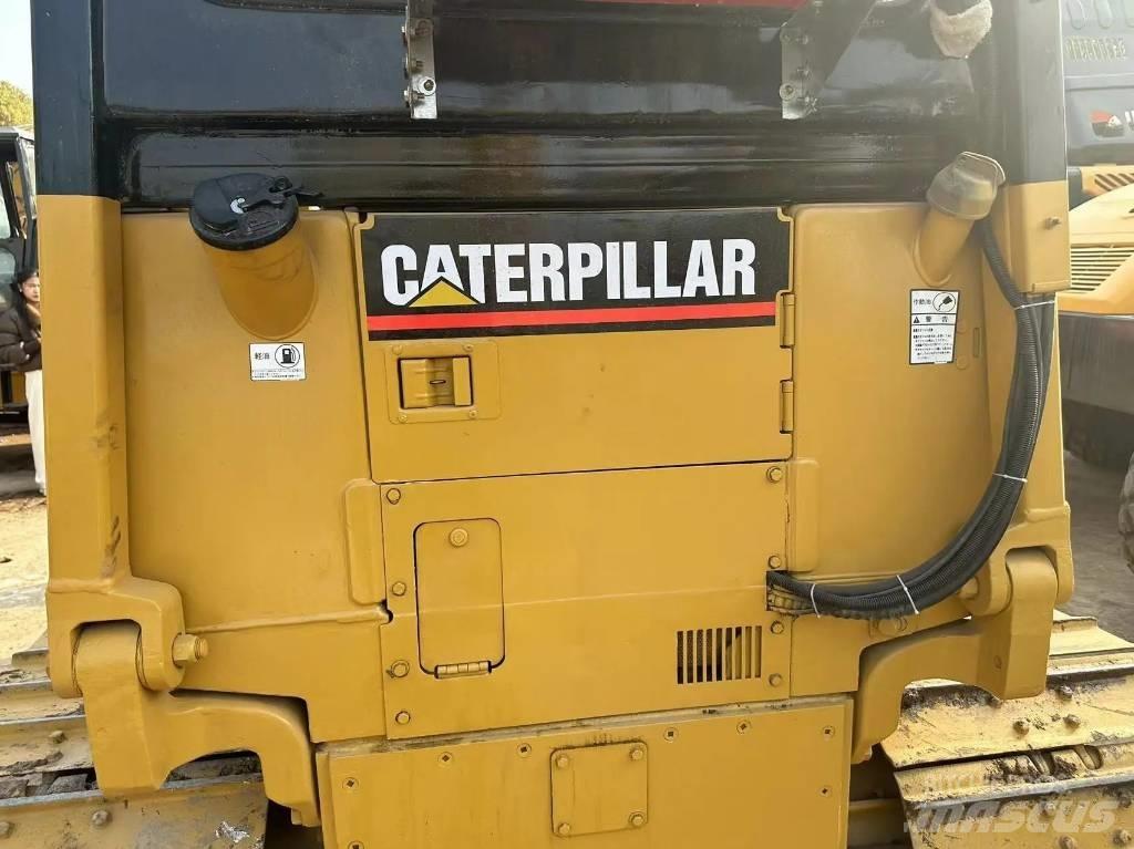 CAT D 5 C Bouteurs sur chenilles