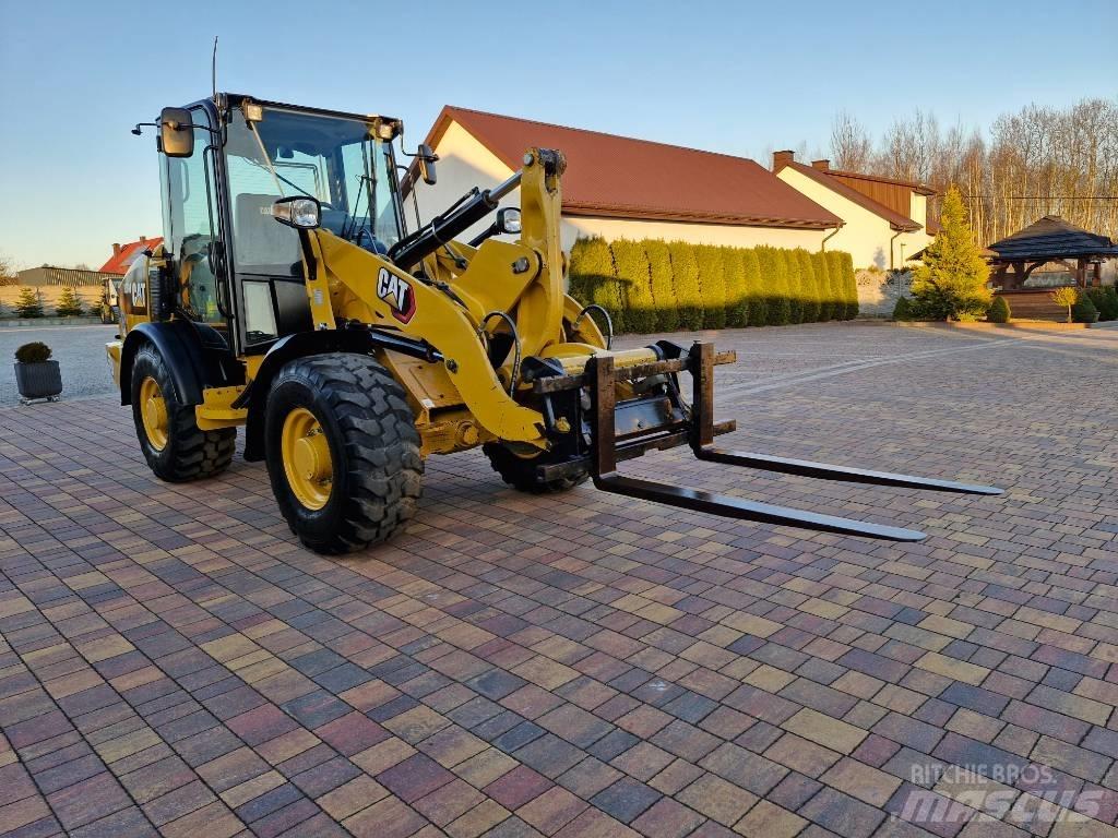 CAT 906 M Chargeuse sur pneus