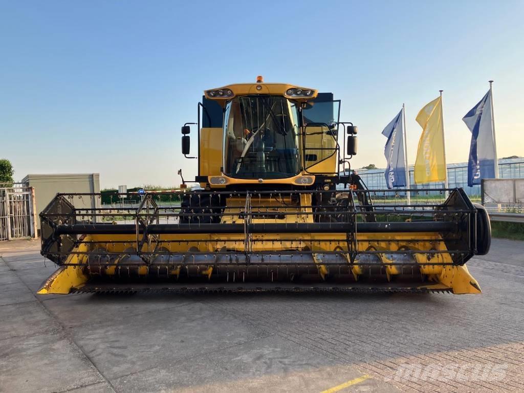 New Holland CS 6080 Moissonneuse batteuse